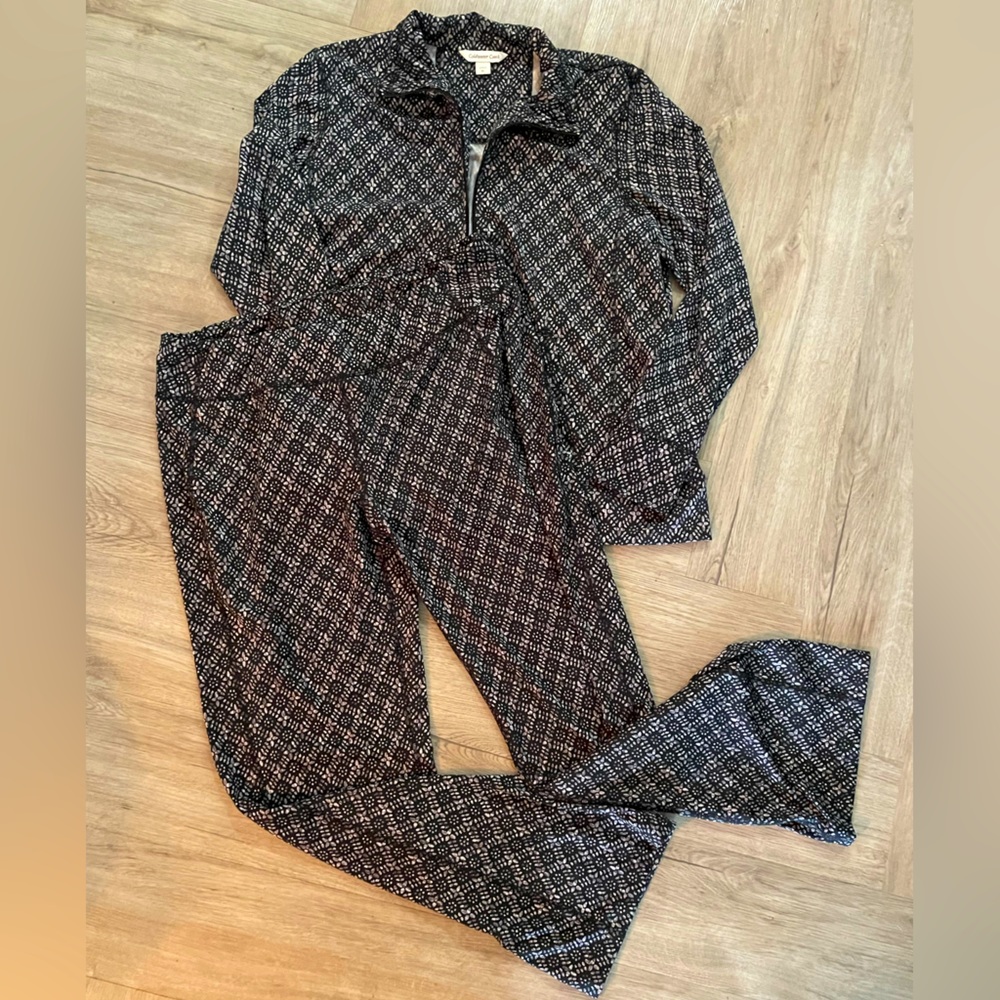 Coldwater Creek XL jogging suit. Black/grey polyester/elastase blend